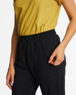 Best Pirce ✨ Billabong A/Div Explore Tech Jogger Sweatpants BLACK 1 😀 -Color of the season Shop abjnp00282 billabongw bk1 dtl1 1