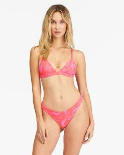 Flash Sale 👏 Billabong She's A Trip Fixed Triangle 👙 Bikini Top VINTAGE CORAL 🥰 -Color of the season Shop abjx300614 billabongw vco frt1 1